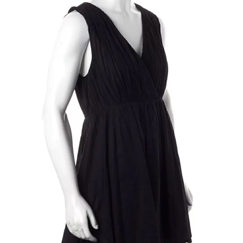 EUC Alice + Olivia Black Fit & Flare Pleated Dress